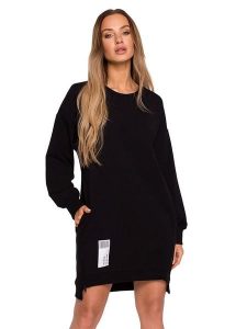Made of emotion Sukienka dresowa w kolorze czarnym rozmiar: XXL. Czarne sukienki Made Of Emotion, na co dzień, xxl, z aplikacjami, z dresówki, z asymetrycznym kołnierzem, bez ramiączek, mini, asymetryczne. Za 224,99 zł.