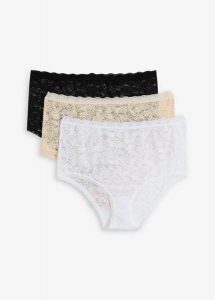 Koronkowe figi z wysokim stanem (3 pary). Czarne figi bonprix, bez wzorów, z koronki. Za 79,99 zł.