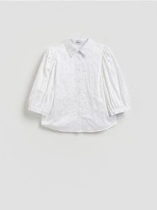 Koszula z haftem - biały. Białe koszule Reserved, l, bez wzorów, z bawełny, bez kołnierzyka, bez ramiączek. Za 109,99 zł.