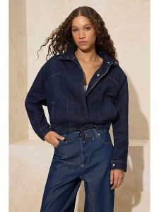 Trendyol Kurtka dżinsowa w kolorze granatowym rozmiar: M. Niebieskie kurtki Trendyol, m, bez wzorów, z bawełny, bez kaptura. Za 195,99 zł.
