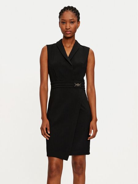 Rinascimento Sukienka koktajlowa 1000769140961 Czarny Regular Fit. Czarne kombinezony Rinascimento, xs, bez wzorów, z syntetyku, wizytowe, bez kołnierzyka, bez ramiączek. Za 259,99 zł.