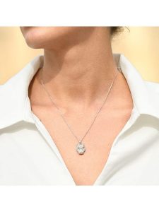 CARATELLI Złota zawieszka "panthère" z diamentami i szafirami rozmiar: onesize. Szare zawieszki CARATELLI, z diamentem, srebrne. Za 1 906,35 zł.