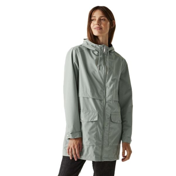 Kurtka przeciwdeszczowa damska Regatta Navaeh. Niebieskie kurtki Regatta, na zimę, bez wzorów, bez kaptura. Za 239,99 zł.