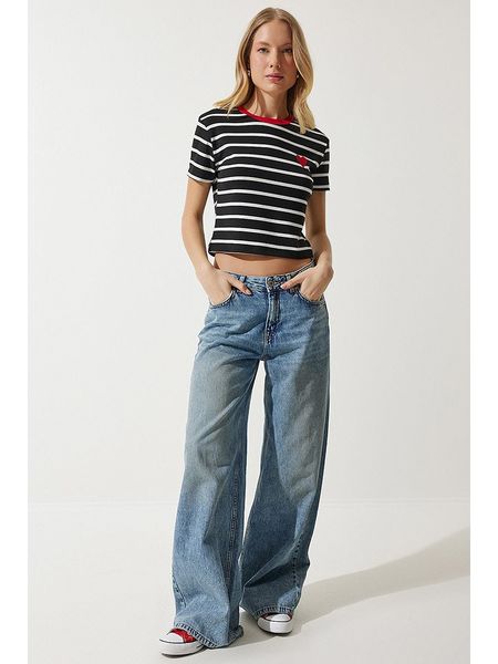 Happiness Istanbul Koszulka w kolorze czarno-białym rozmiar: 36. Białe bluzki Happiness Istanbul, bez wzorów, z bawełny, bez kołnierzyka, bez ramiączek. Za 32,83 zł.