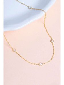 Heliophilia Srebrny naszyjnik z elementami ozdobnymi rozmiar: onesize. Szare naszyjniki Heliophilia, z cyrkonią, srebrne. Za 135,17 zł.