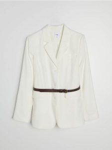 Żakiet z wiskozą i domieszką lnu - kremowy. Białe marynarki i żakiety Sinsay, l, bez wzorów, z wiskozy. Za 79,99 zł.