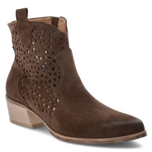 Czekoladowe Botki Armodo Stylowe Kowbojki Damskie. Brązowe botki Armodo, na jesień, w ażurowe wzory, z jeansu, bez obcasa, bez zapięcia. Za 365,99 zł.