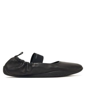 Baleriny Calvin Klein. Czarne balerinki Calvin Klein, bez wzorów, bez obcasa, bez zapięcia. Za 409,99 zł.