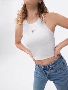 Sprandi Top SP22-TPD101 Biały Slim Fit. Białe topy Sprandi, l, bez wzorów, z syntetyku, bez kołnierzyka, bez ramiączek. Za 139,99 zł.