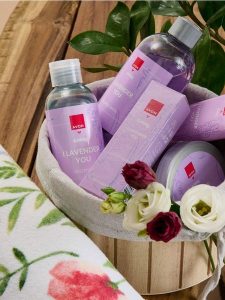 Olejek do ciała Sinsay x Avon - fioletowy. Fioletowe body i gorsety Sinsay, bez wzorów. W wyprzedaży za 17,99 zł.