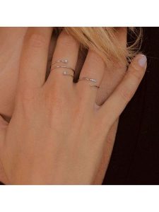 DIA DIAMONDS Srebrny pierścionek z diamentami rozmiar: 58. Szare pierścionki DIA DIAMONDS, z diamentem, srebrne. Za 97,95 zł.