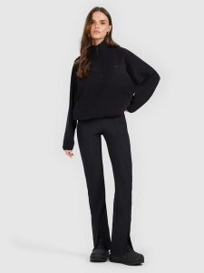 4F Legginsy z rozszerzanymi nogawkami damskie - czarne XS. Czarne legginsy 4f, bez wzorów, z dzianiny, z podwyższonym stanem, długie. Za 129,99 zł.