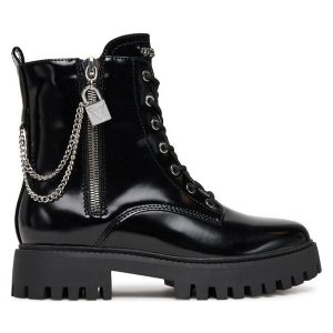 Trzewiki Guess. Czarne botki Guess, z aplikacjami, bez obcasa, na płaskiej podeszwie, bez zapięcia. Za 549,99 zł.