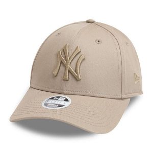 Damska czapka z daszkiem New Era MLB New York Yankees. Brązowe czapki New Era, bez wzorów, eleganckie. Za 109,99 zł.