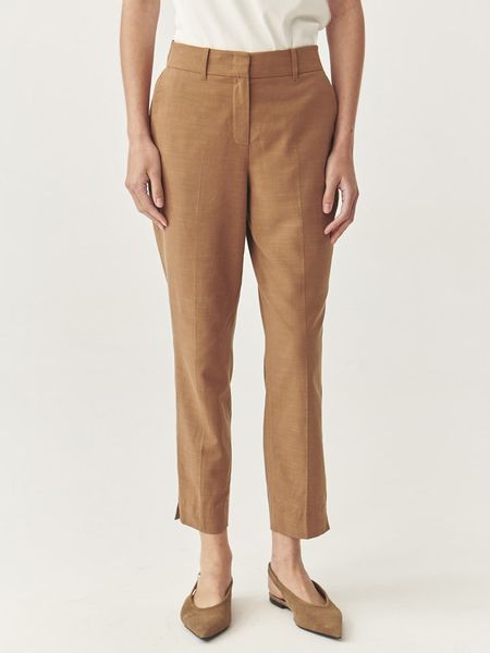 TATUUM Spodnie w kolorze jasnobrązowym rozmiar: 40. Brązowe spodnie z wysokim stanem Tatuum, bez wzorów, z materiału, z podwyższonym stanem. Za 200,60 zł.