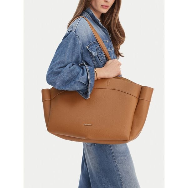 Torebka GINO ROSSI. Brązowe shopper bag Gino Rossi, bez wzorów, bez dodatków. Za 279,99 zł.