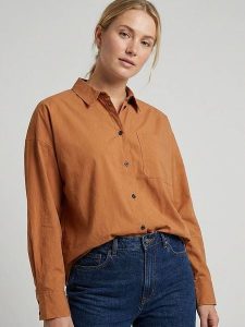MOSS COPENHAGEN Koszula "Ghina" w kolorze karmelowym rozmiar: M/L. Brązowe koszule Moss Copenhagen, l, bez wzorów, z bawełny, bez kołnierzyka, bez ramiączek. Za 169,24 zł.