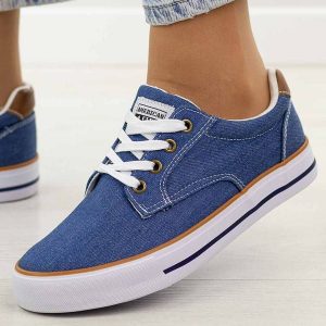 Jeansowe trampki damskie American Club Lh124. Niebieskie trampki American CLUB, bez wzorów, z jeansu, bez zapięcia. Za 99,00 zł.