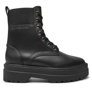 Trapery Tommy Hilfiger. Czarne buty zimowe TOMMY HILFIGER, bez obcasa, bez zapięcia. Za 479,99 zł.