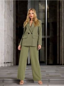 Marynarka - khaki. Brązowe marynarki i żakiety Sinsay, l, bez wzorów, z dzianiny. Za 89,99 zł.