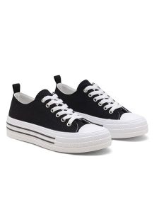 C'M Sneakersy w kolorze czarnym rozmiar: 41. Czarne trampki C'M, bez wzorów, bez zapięcia. Za 129,45 zł.