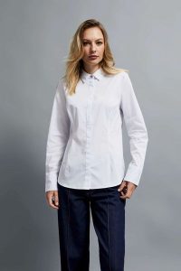 Gładka koszula biała. Białe koszule MOODO, xl, bez wzorów, z bawełny, bez kołnierzyka, bez ramiączek. W wyprzedaży za 47,99 zł.