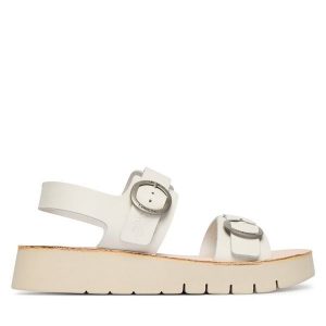 Sandały Fly London. Białe sandały Fly London, bez wzorów, bez obcasa, na płaskiej podeszwie, bez zapięcia. Za 505,99 zł.