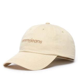 Czapka z daszkiem Tommy Hilfiger. Białe czapki TOMMY HILFIGER, bez wzorów. Za 129,99 zł.