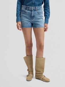 DAMSKIE SZORTY LEE CAROL SHORT CALM SEAS 112376611. Szorty Lee, bez wzorów, z jeansu. Za 169,99 zł.