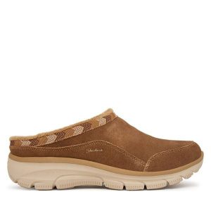 Kapcie Skechers. Brązowe kapcie Skechers, bez wzorów. Za 299,99 zł.