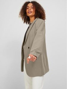 JJXX Marynarka 12200590 Beżowy Regular Fit. Brązowe marynarki i żakiety JJXX, l, bez wzorów, z syntetyku. Za 299,99 zł.