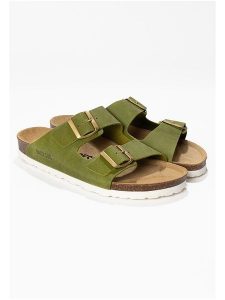 BACKSUN Skórzane klapki "Bali" w kolorze khaki rozmiar: 39. Brązowe klapki Backsun, bez wzorów, ze skóry, z otwartym noskiem, bez obcasa. Za 171,28 zł.