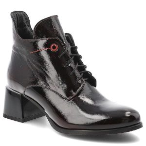 Bordowe Botki Armodo Lakierowane Obuwie Damskie. Czerwone botki Armodo, bez wzorów, z lakierowanej skóry, bez obcasa, na obcasie, bez zapięcia. Za 356,99 zł.