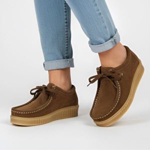 Półbuty damskie Hee, wsuwane z zamszową cholewką i na płaskiej podeszwie, brązowe, 84765. Brązowe półbuty Hee, bez wzorów, z gumy, bez obcasa, na płaskiej podeszwie, bez zapięcia. Za 331,99 zł.