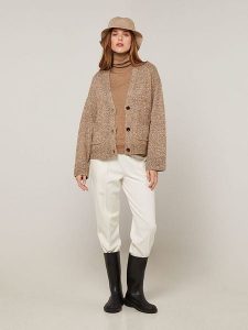 Rodier Kardigan w kolorze jasnobrązowym rozmiar: M. Brązowe kardigany Rodier, m, bez wzorów, z wełny, bez ramiączek. Za 260,99 zł.