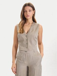 Guess Kamizelka W5YH51 WH5N2 Zielony Regular Fit. Zielone kamizelki Guess, xl, z aplikacjami, z wiskozy, bez kołnierzyka, bez ramiączek, bez kaptura. Za 259,99 zł.
