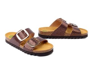 DR. BRINKMANN 700910-23 bronze, klapki damskie. Brązowe klapki Dr. Brinkmann, bez wzorów, ze skóry, bez obcasa. Za 329,90 zł.