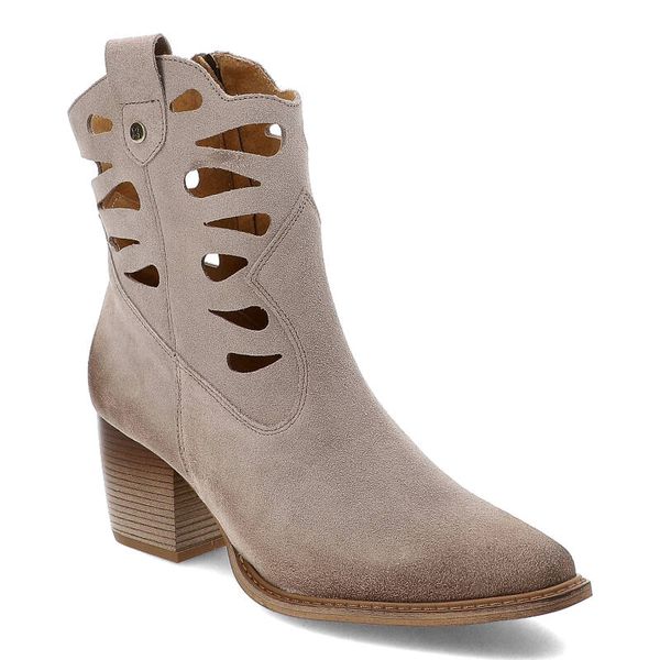 Beżowe Botki Maciejka Stylowe Kowbojki Damskie. Brązowe botki Maciejka, bez wzorów, bez obcasa, na obcasie, bez zapięcia. Za 416,99 zł.