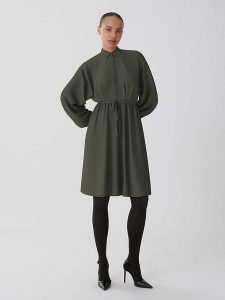 Vila Sukienka "Visurashil" w kolorze khaki rozmiar: 34. Brązowe sukienki Vila, bez wzorów, z tkaniny, bez kołnierzyka, bez ramiączek, midi. Za 96,83 zł.