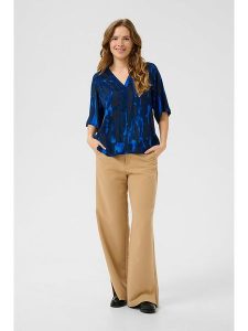 CULTURE Bluzka w kolorze granatowym rozmiar: XL. Niebieskie bluzki Culture, xl, bez wzorów, bez kołnierzyka, bez ramiączek. Za 156,98 zł.