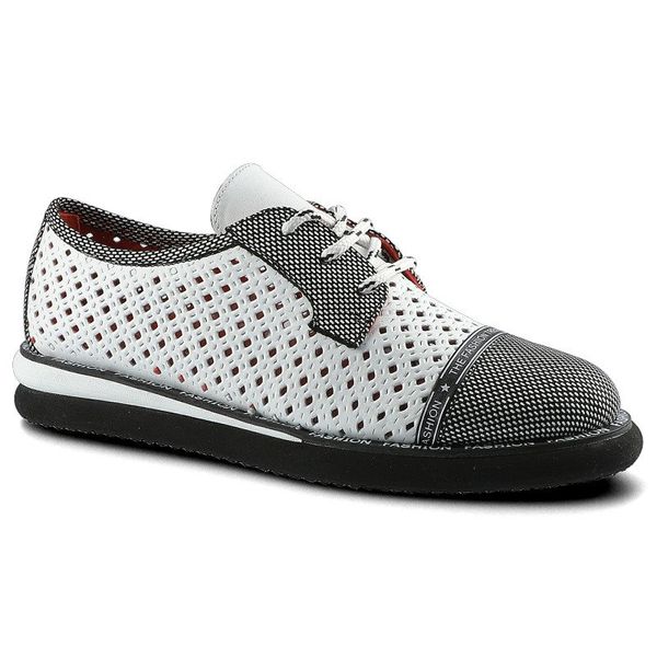 Półbuty damskie Lanqier, wykonane z materiału o otwartej ażurowej strukturze z kontrastowymi wzmocnieniami z klasycznym sznurowaniem, białe, 46C2339. Białe półbuty Lanqier, na lato, w ażurowe wzory, z materiału, z otwartym noskiem, bez obcasa, bez zapięcia. Za 229,00 zł.