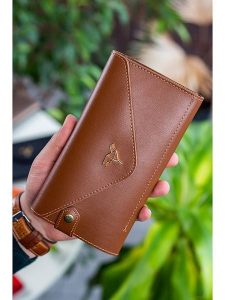 MORI Portfel w kolorze jasnobrązowym - 20 x 10 x 3 cm rozmiar: onesize. Brązowe portfele MORI, bez wzorów, z materiału. Za 70,90 zł.