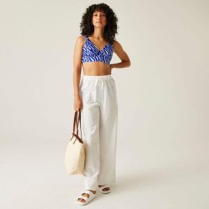 Góra od stroju kąpielowego damska Paloma. Niebieskie bikini Regatta, bez wzorów, z tkaniny. W wyprzedaży za 94,90 zł.