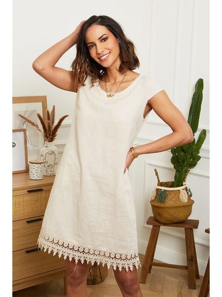 Le Monde du Lin Lniana sukienka w kolorze beżowym rozmiar: 34/36. Brązowe sukienki Le Monde du Lin, na co dzień, bez wzorów, z koronki, klasyczne, bez kołnierzyka, bez ramiączek, mini, proste. Za 132,05 zł.