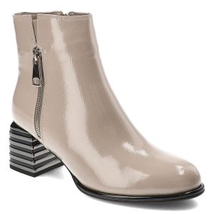 Beżowe Botki S.Barski Eleganckie Obuwie Damskie. Brązowe botki S.BARSKI, bez wzorów, z materiału, bez obcasa, na obcasie, bez zapięcia. Za 239,00 zł.