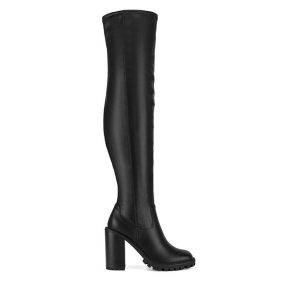 Kozaki Nine West. Czarne kozaki Nine West, bez wzorów, bez obcasa, na słupku, bez zapięcia. Za 349,99 zł.