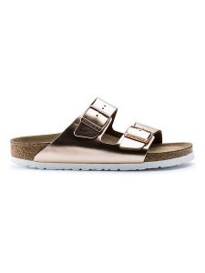 Birkenstock Skórzane klapki "Arizona" w kolorze różowozłotym rozmiar: 41. Różowe klapki Birkenstock, bez wzorów, z otwartym noskiem, bez obcasa. Za 433,83 zł.