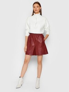 Gestuz Szorty skórzane Liljagz 10905351 Bordowy Relaxed Fit. Czerwone szorty Gestuz, bez wzorów, ze skóry. Za 1 249,00 zł.