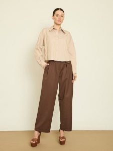 BGN Koszula w kolorze beżowym rozmiar: 36. Brązowe koszule BGN, bez wzorów, bez kołnierzyka, bez ramiączek. Za 86,99 zł.