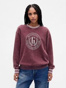 GAP Bluza w kolorze czerwonym rozmiar: M. Czerwone bluzy GAP, m, bez wzorów, bez kaptura. Za 105,63 zł.